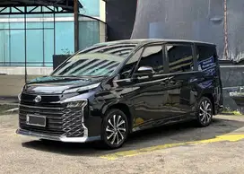 Jual Cepat : 2022 Toyota Voxy 2.0 AT Hitam  Service Record Dp 7Jt