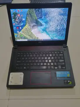 Laptop gaming Dell Inspiron 7447