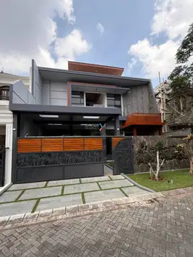 Rumah Modern Kondisi Baru Gress di Cluster Nieuw Indie Araya, Blimbing