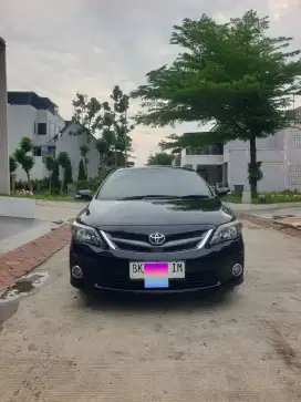 Altis 2.0 V Tahun 2012