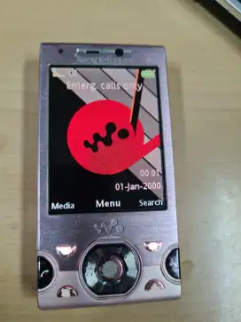 Sony Ericsson W995 Hikaru pink