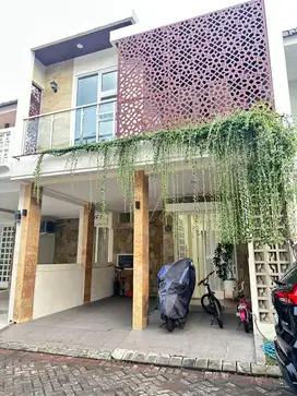 Dijual Cepat Rumah Huni 2 Lantai Semi Furnish dekat Kampus UB Malang
