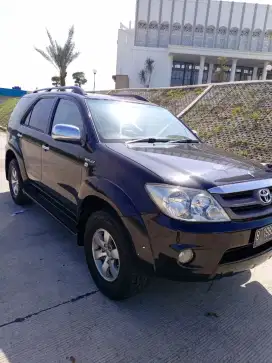 Toyota Fortuner 2.7 G LUX Th 2005 AT