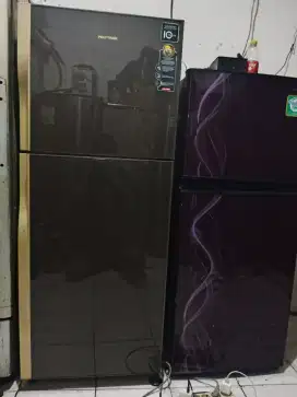 Di jual kulkas Polytron 2 pintu