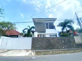 Rumah mewah strategis dekat jl. Kaliurang km 9