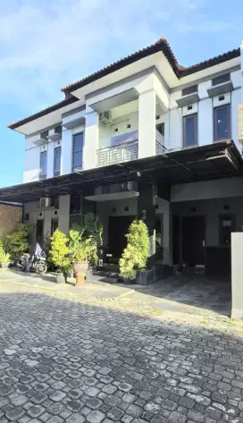 Rumah bagus dua lantai di pusat kota jogja