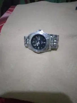 Jam tangan Seiko 5 battery pertama
