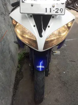 Yamaha R15 Biru putih