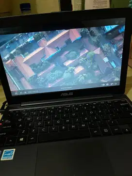 Asus vivobook E203NAS