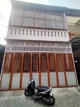 TURUN HARGA DIJUAL RUMAH 2 LANTAI DI GRAND PORIS