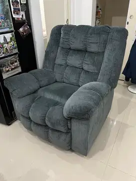 Sofa goyang recliner Informa