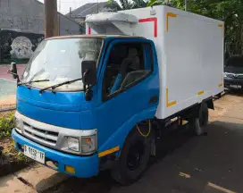 Toyota Dyna 110 ST engkel box freezer TH 2009 pendingin chiller aktif