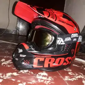 Helm croos gm ukuran L