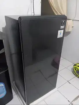 Kulkas merk aqua 1 pintu