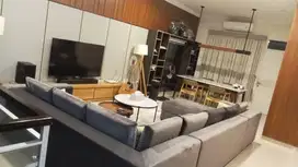 Townhouse berkelas private cuma 8 unit di jaksel