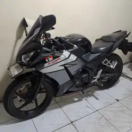 Honda CBR 150 R 2015