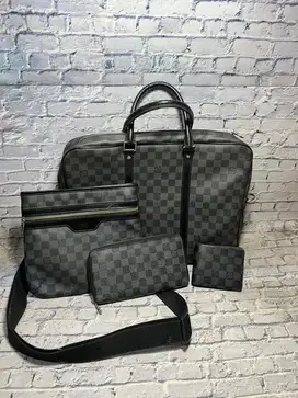 Slingbag Louis vuitton sepaket