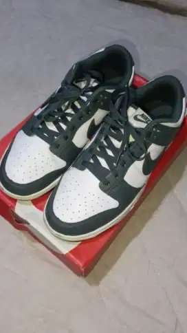 Sepatu nike dunk low retro