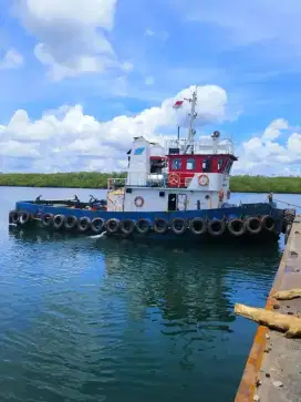 Di jual Tugboat / kapal tunda mesin Cummins 2x625 hp tahun 2004