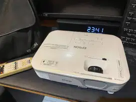 Projector infocus infokus video proyektor EPSON Mulus lengkap