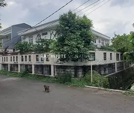 Dijual Rumah Lama Kondisi Terawat dan Layak Huni di Pondok Bambu