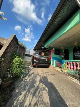 Rumah Lama Luas dan Murah di Sri Rejeki Semarang Barat