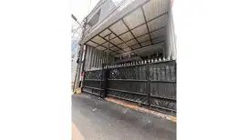 Rumah Kelapa Cengkir Barat, Kelapa Gading, Jakarta Utara