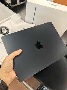Macbook Air 13.6 m2 ram 24/512 ibox