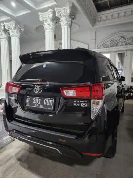 INNOVA V DIESEL AT 2020