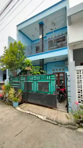 Dijual cepat, rumah lantai 2