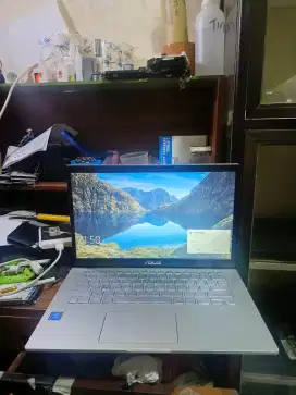 Dijual Laptop Asus A409m Model Slim cocok buat kuliah
