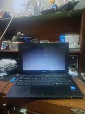 Dijual Notobok Asus udah SSD cocok buat ngetik2 dll