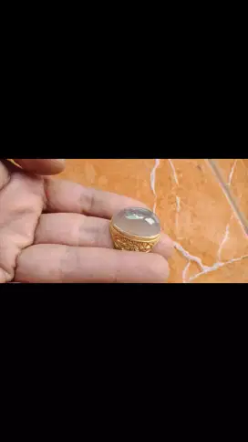 Cincin batu anggur