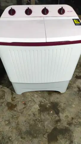 Mesin cuci Polytron kapasitas 7,3kg Normal semua siap pakai