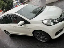 Jual mobilio e cvt putih 2016 nik 2017