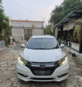 Hrv 1.8 prestige jbl limited edition non sunroof 2016