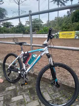Sepeda MTB Polygon premier 4 seri tahun 2012