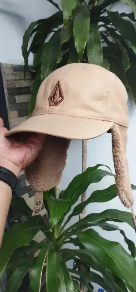 Topi VOLCOM musim dingin