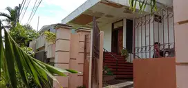 Rumah Model Villa Ceiling Tinggi Dan Kokoh di Cinere.