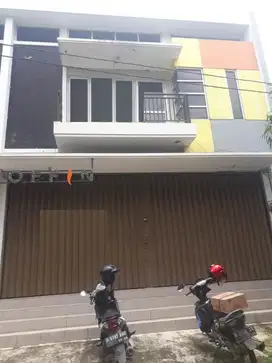 Disewakan Ruko Lokasi Strategis di Jl. Manggis Raya Semarang