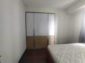 disewakan 2BR semi furnished Apt. Puri Orchard lt tengah view pool