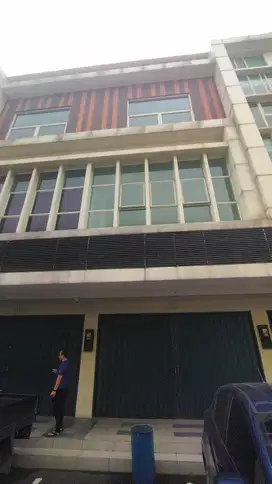 Disewakan Ruko 3,5 Lantai siap pakai di Kota Deltamas Cikarang Bekasi