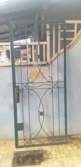 Jl cpt pintu besi padu