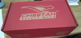 Sepatu safety merk chetah ukuran 43