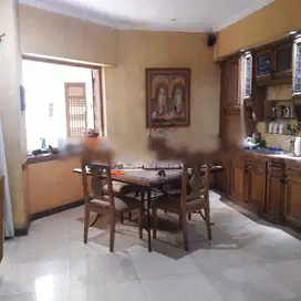 Rumah Klasik di Pondok Indah Murah