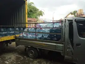 Di cari pegawai antar jemput galon