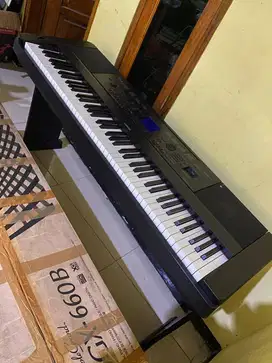 Digital piano yamaha dgx-660 like new