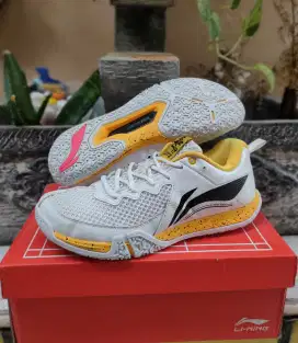 Sepatu Badminton Li-Ning Saga Lite ll Size 43⅔ 27,5 Cm
