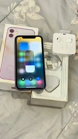 Dijual Iphone 11 Purple 128GB Mulus Lengkap Terdaftar