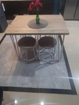 Set Meja makan 4 kursi